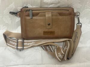 Wrangler Crossbody Bag. B183-4035